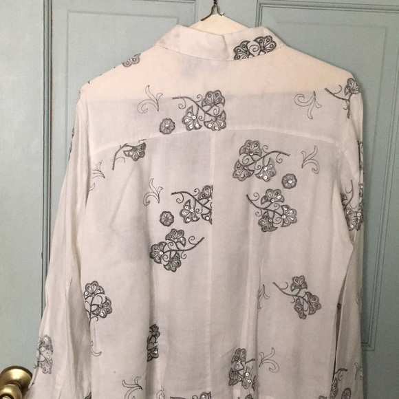 Blouse - Picture 2 of 3